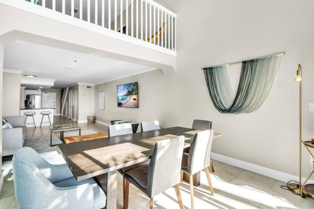 Apartment Ventur Loft 2-story Beachfront With Ocean Views Miami Beach