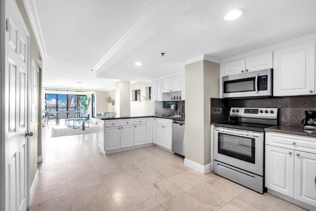 Ventur Loft 2-story Beachfront With Ocean Views Apartment