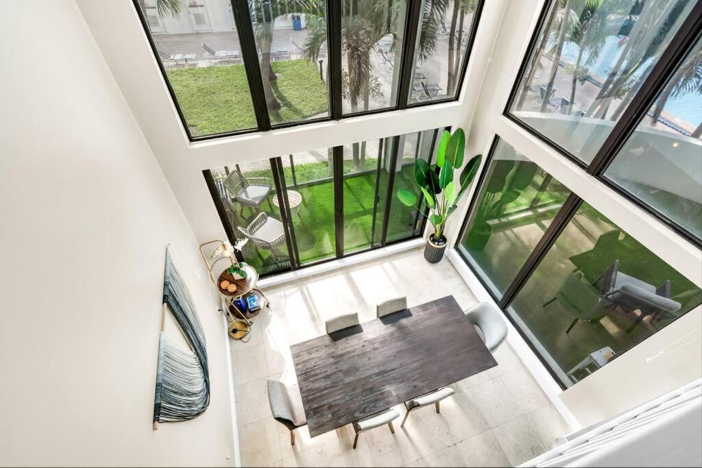 Ventur Loft 2-story Beachfront With Ocean Views Apartment